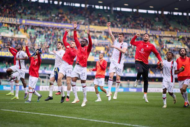 1710699047890072770.jpg 2091633267-612x612.jpg