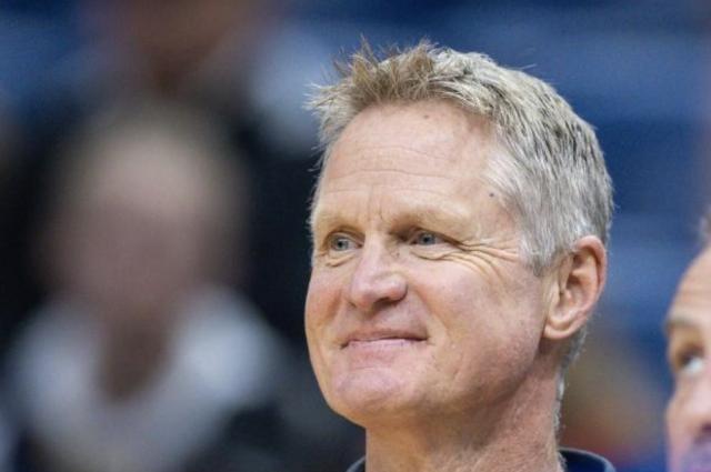 华体会注册-科尔暗示替补与否取决于保罗 不怀疑会与勇士续约